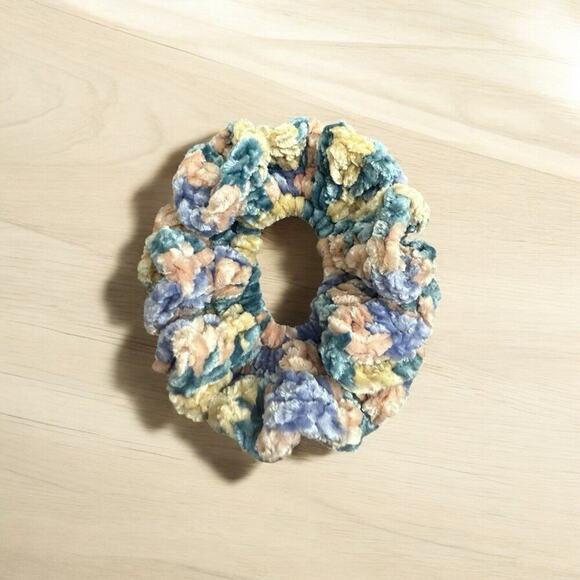 Handmade Velvet Hair Scrunchie Crochet Multicolor - Picture 2 of 2